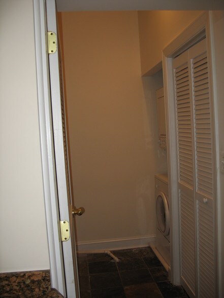 utility/washer/dryer/pantry - 2120 Mt Royal Terrace