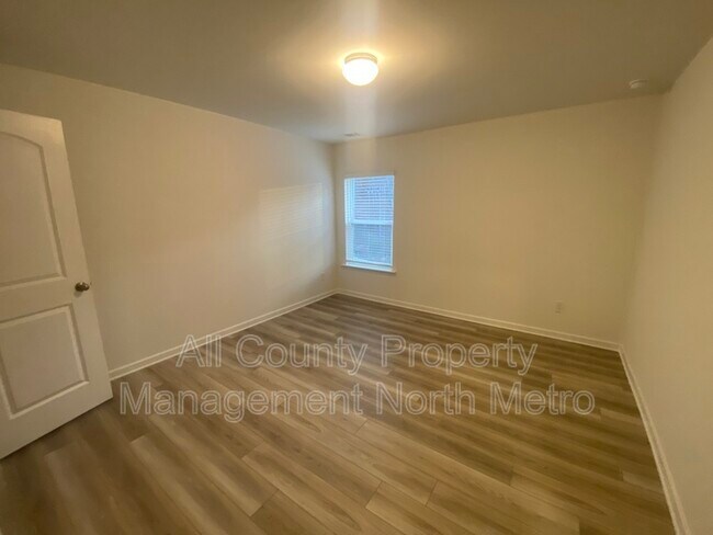 Building Photo - 152 Parkwood Dr