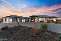 Building Photo - 2500 Lupine Ln