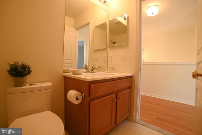 Building Photo - 1910 Cavalier Ln