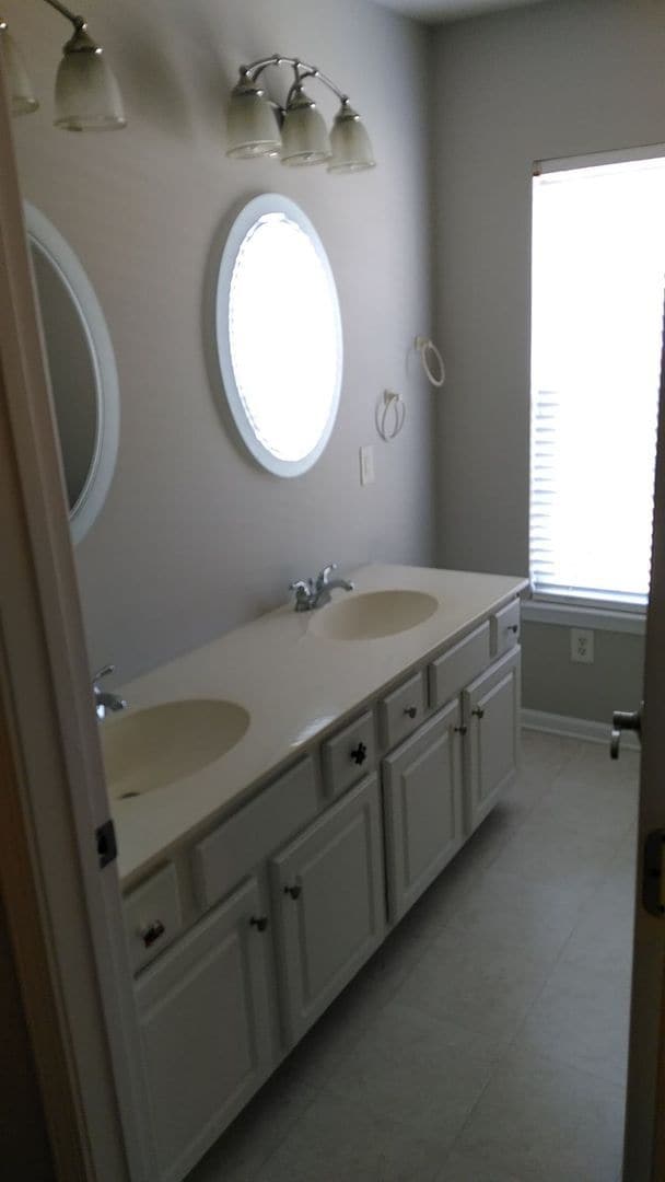 Building Photo - Spacious Home in Ballantyne!!!