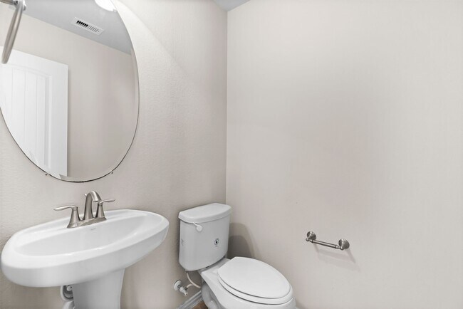 Building Photo - 15619 Windsor Bluff Dr