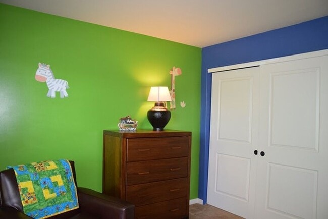 Building Photo - 3 bedroom 2 bath near golf course