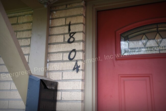 Building Photo - 3-Bedroom House Near City Park!