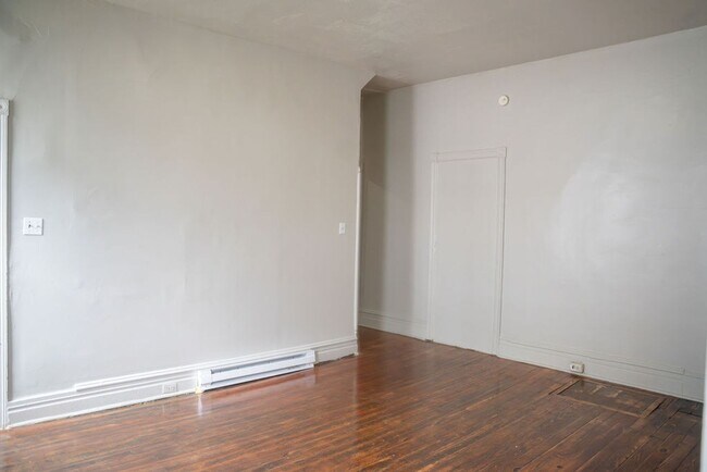 Building Photo - Spacious 4-Bedroom Home Near Kutztown University – Prime Downtown Location