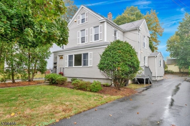 Building Photo - 32 Washburn Pl