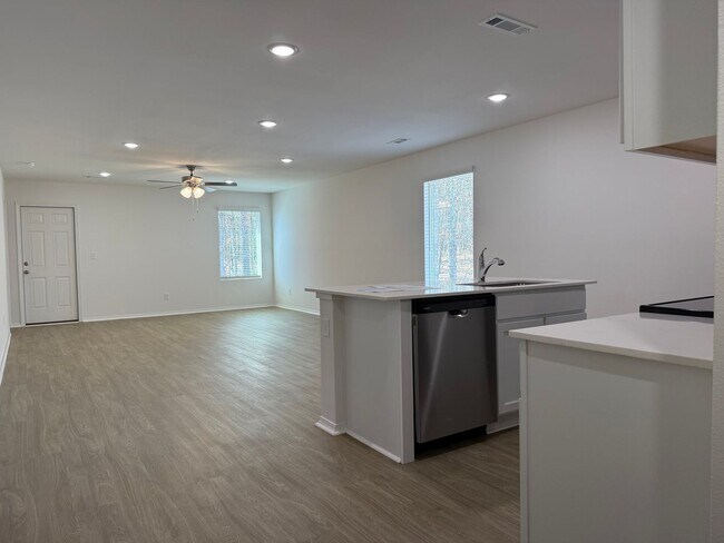 Building Photo - 245 Bighorn Trl