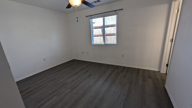 Building Photo - Remodeled 3 Bedroom 2 Bath Home