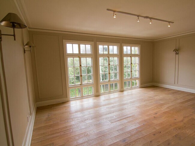 Building Photo - 765 14th Street