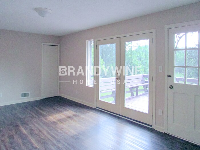 Building Photo - 4060 W Stubbs Rd