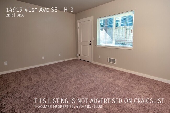 Building Photo - Double Master Bedrooms and a HUGE Bonus Ro...