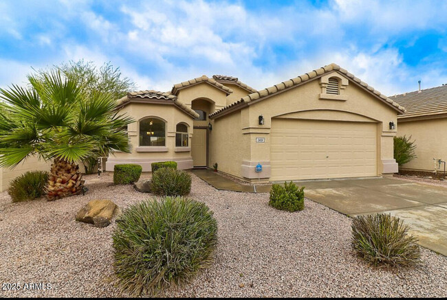 Primary Photo - 2401 W Gambit Trail