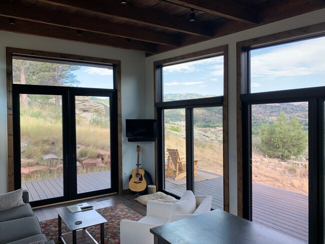 Living room - 600 Indian Lookout Rd