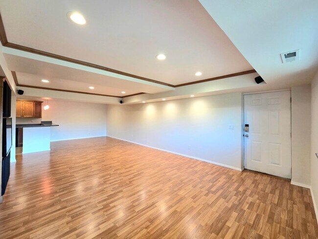 Building Photo - Massive House for Rent on a Cherry Orchard! Rental Options as a 4-bed or as two 2-beds!