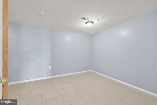 Building Photo - 1830 Webster Pl SE