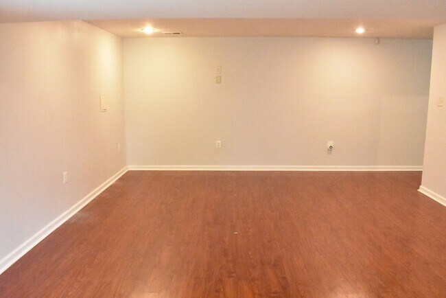 Building Photo - Welcome To Lake Ridge's Finest...