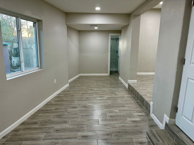 Building Photo - 101 N Seville Dr