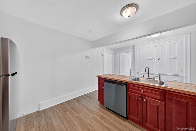 Building Photo - 34 Market St