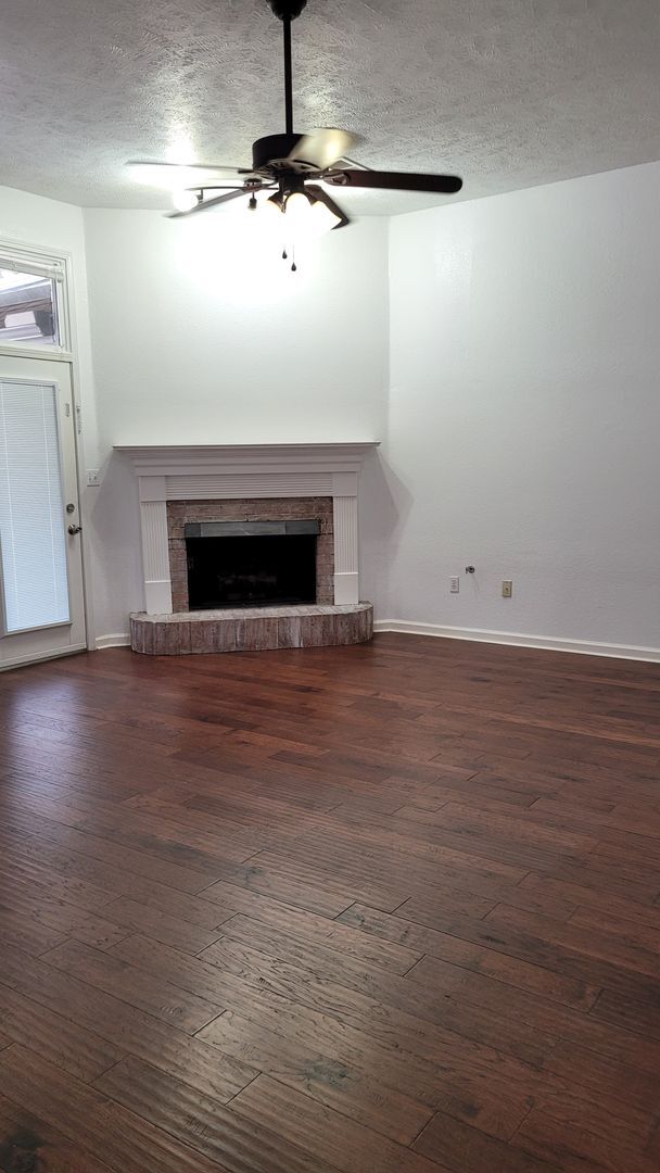 Building Photo - Beautiful home in Hernando!