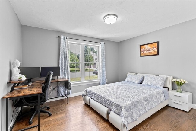 Building Photo - 21 Pasture Brook Rd