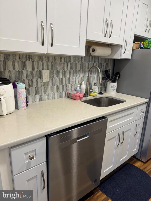 Building Photo - 315 New St