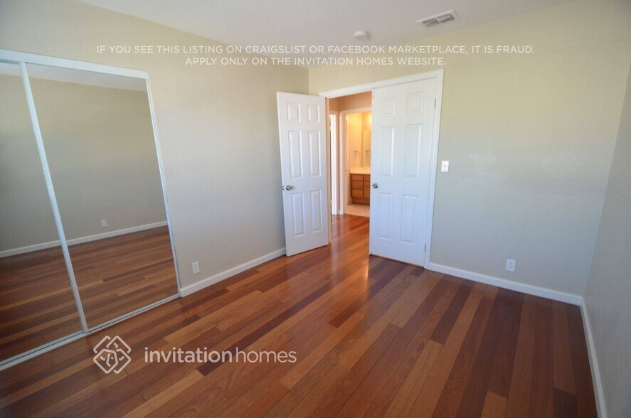 Building Photo - 4436 Deerfield Dr