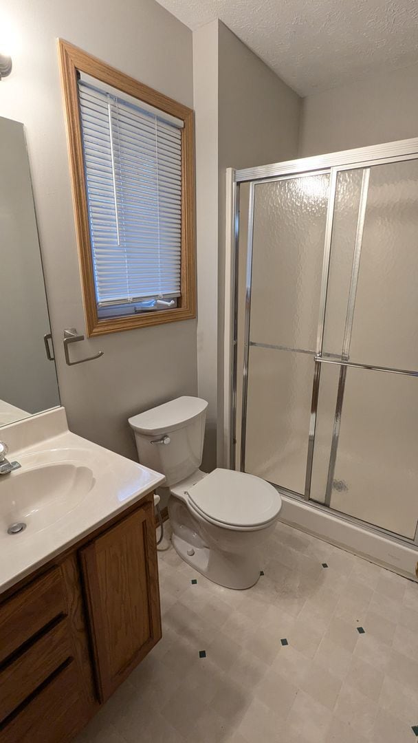 Building Photo - 3-bedroom raised ranch with finished basement and great flow