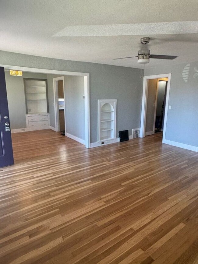 Building Photo - Charming 1920's Home with Large Backyard