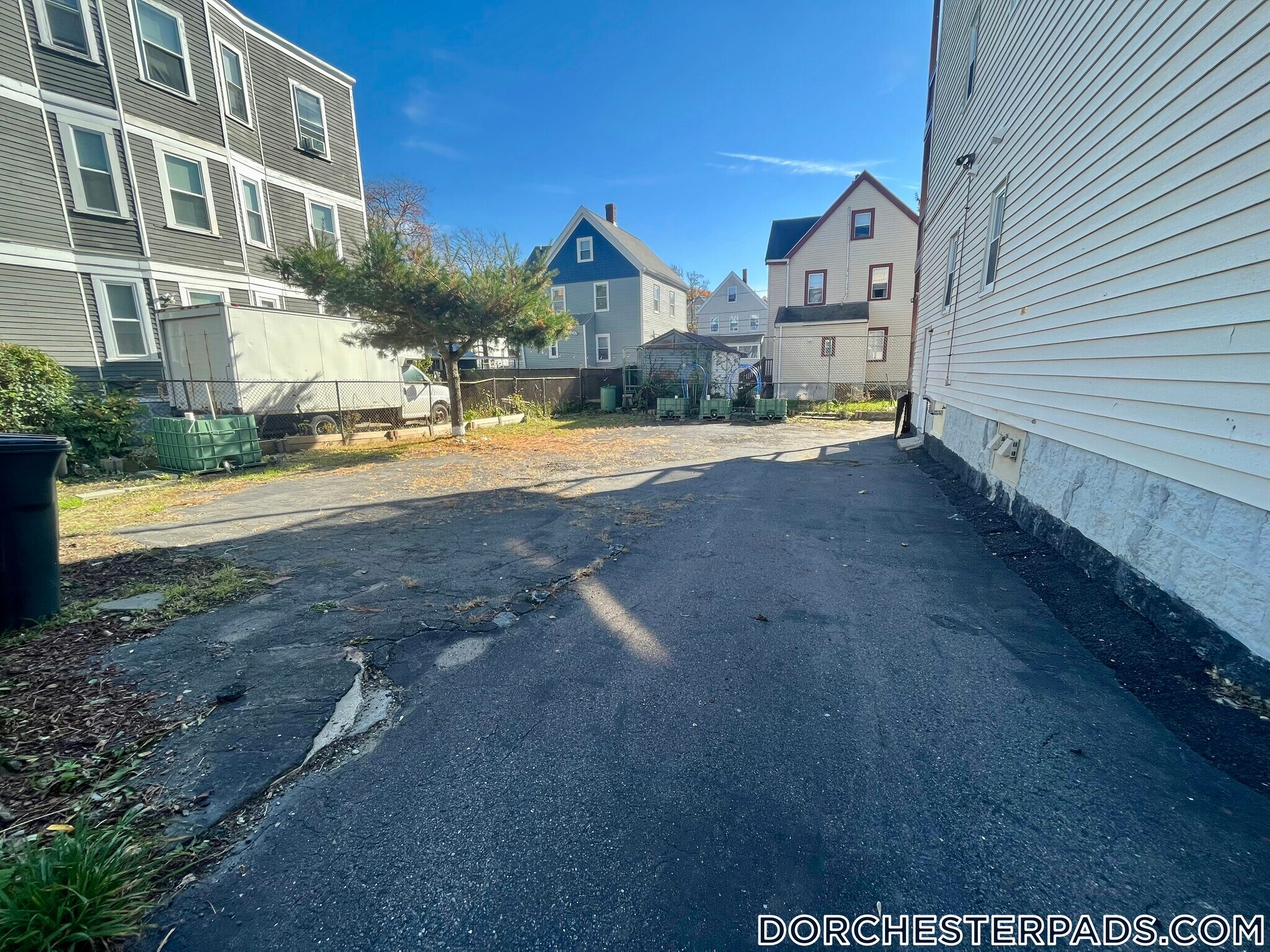 Building Photo - 108 Callender St
