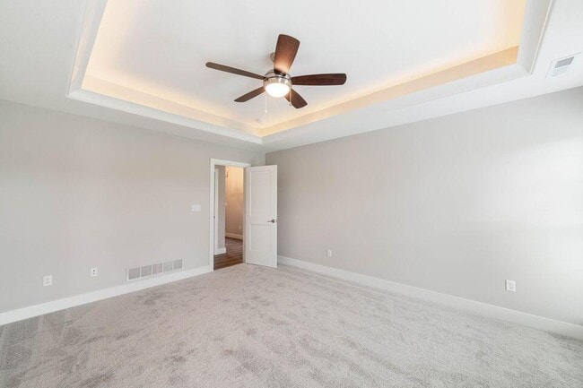 Building Photo - 4825 Kenora Dr