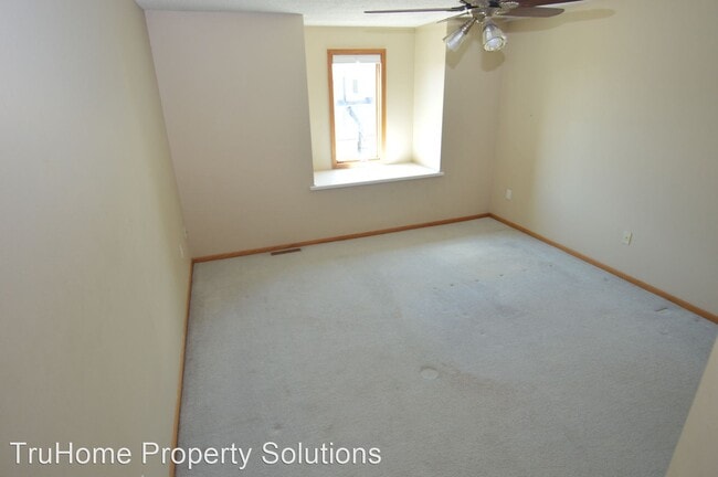 Building Photo - 3 br, 2.5 bath House - 2144 Knightsbridge ...