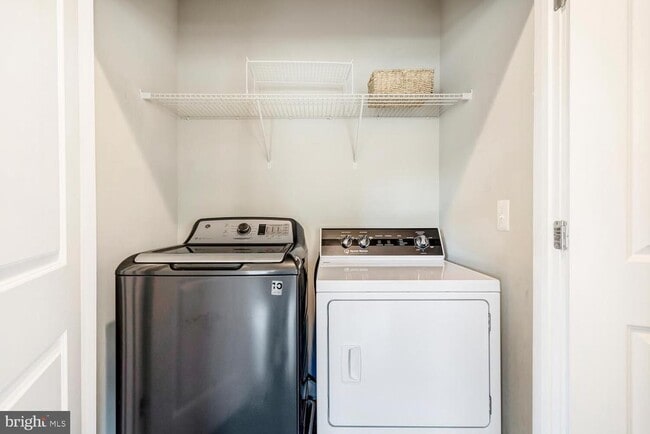 Building Photo - 7770 Belvale Dr