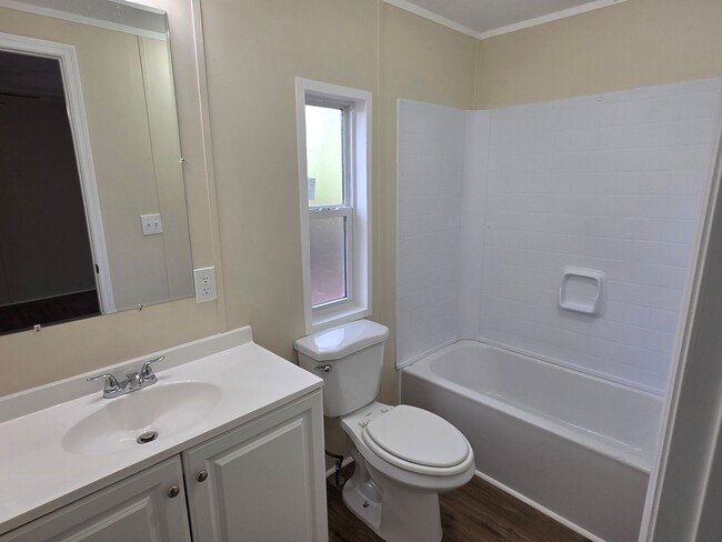 Building Photo - 6308 6th Ave