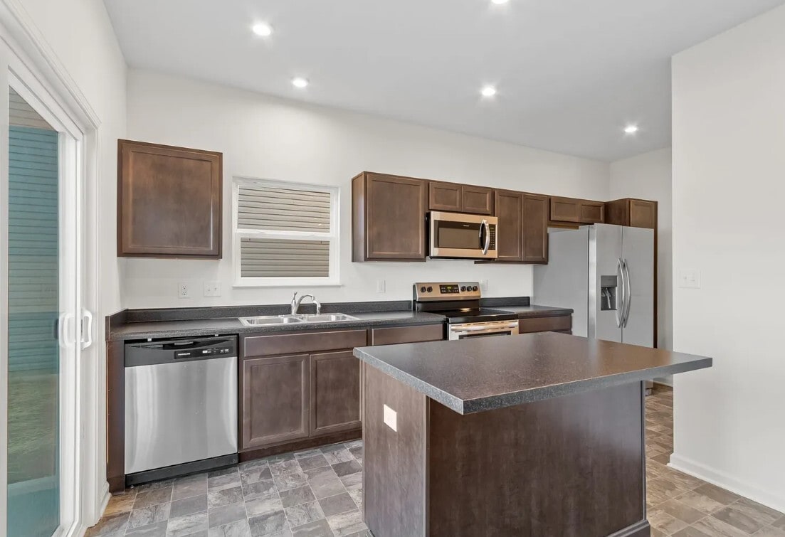 All stainless steel applicances come with rental - 10810 Penwell Way