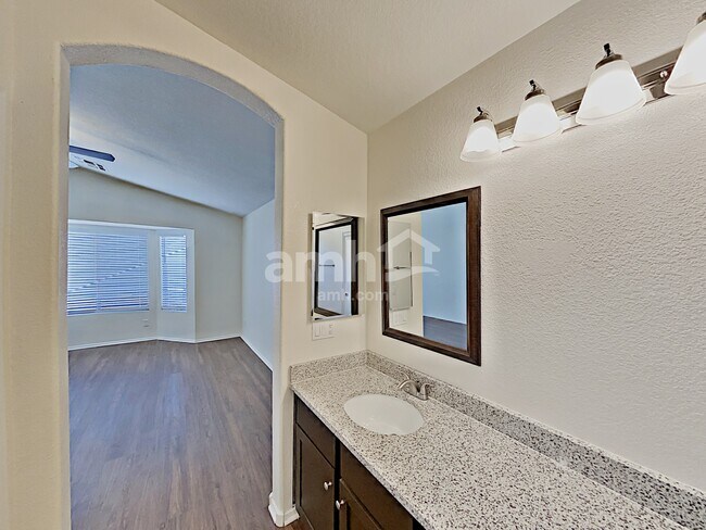 Building Photo - 7547 W Vermont Ave