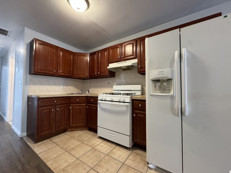 Primary Photo - 458 Bergen Ave