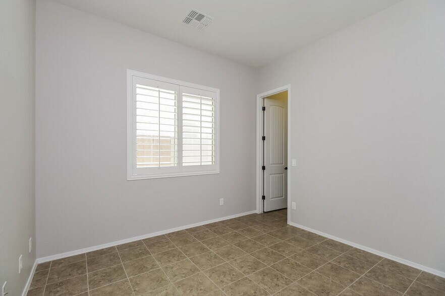 Building Photo - 20858 E Sunset Dr