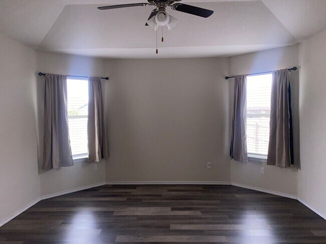 Building Photo - 3 BEDROOM WITH COMMUNITY POOL, BELTON ISD