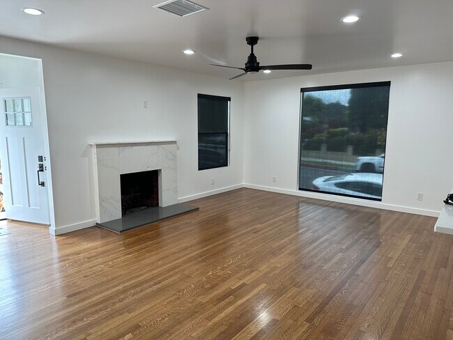 Building Photo - 5156 Stratford Rd