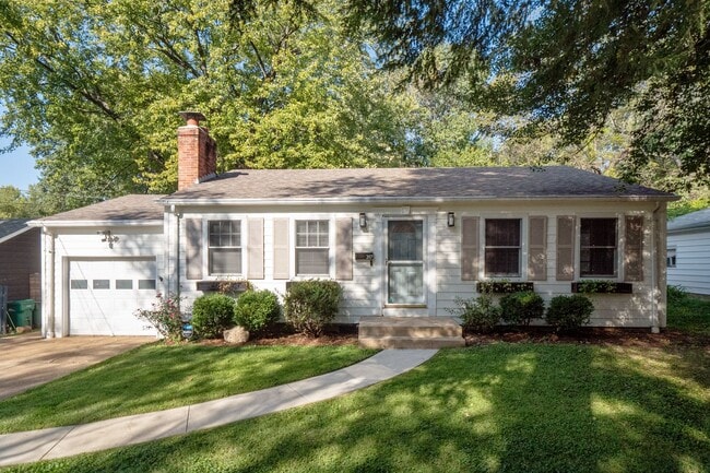 Building Photo - Webster Wonder w/ Floors Galore!
