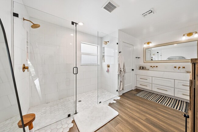 Building Photo - 6204 Sand Pine Ct