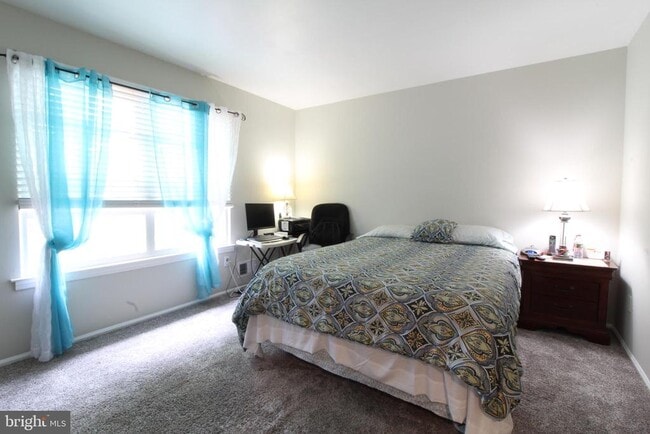 Building Photo - 41 Brookview Cir