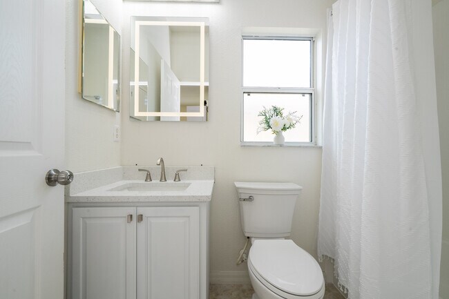 Building Photo - 3774 Eagle Isle Cir