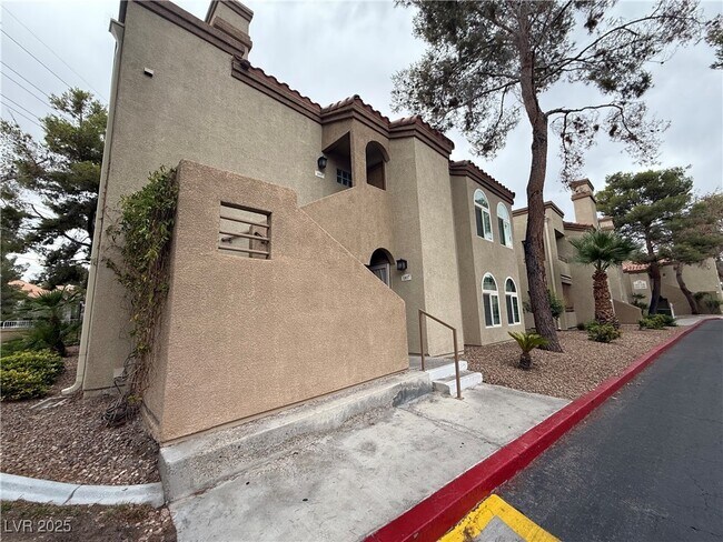Building Photo - 3145 E Flamingo Rd