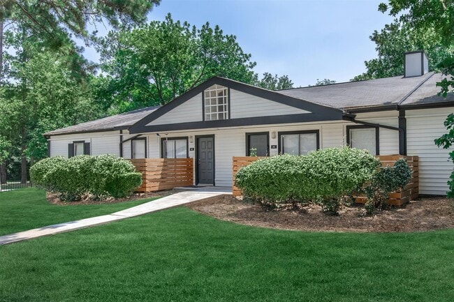 Building Photo - 18001 Cypress Trace Rd