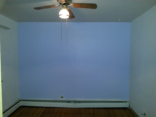 Building Photo - 9437 Burlington Ave