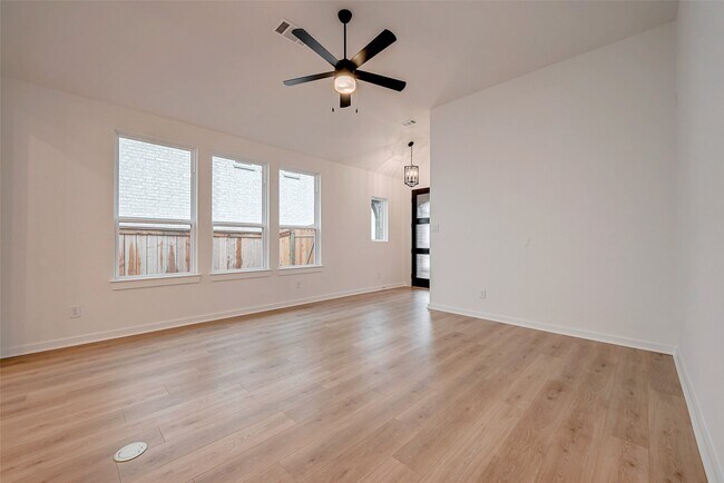 Building Photo - 11430 Gossamer Wing Ln