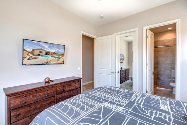 Building Photo - 67424 Zuni Ct