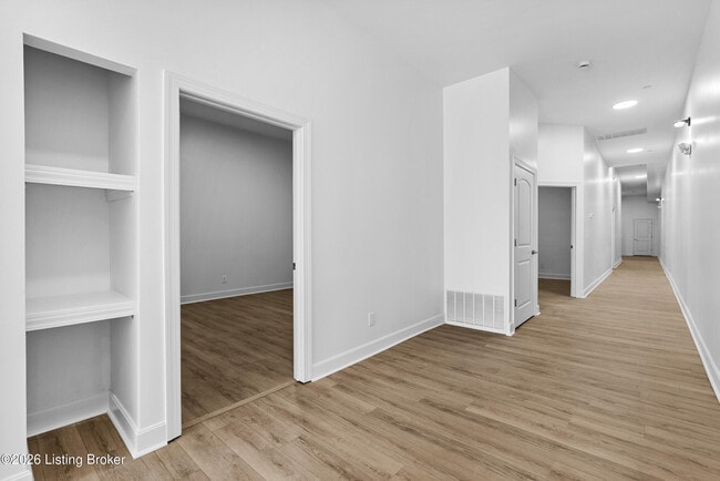 Building Photo - 540 S 4th St