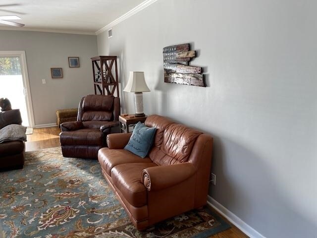 Building Photo - 2002 Greenwood Dr